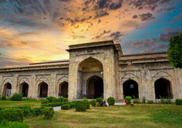 Srinagar: The Jewel of Kashmir